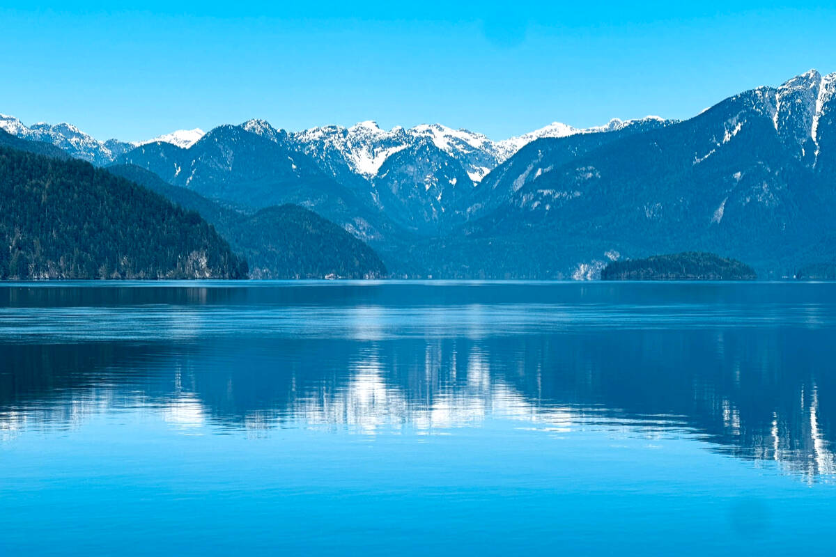 SHARE : Irresistible lakeside view | Maple Ridge News